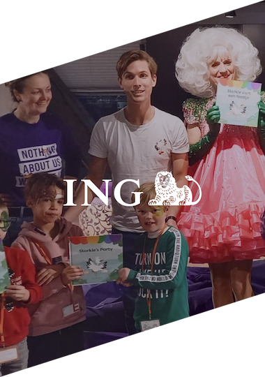 Vrijwilligers en kinderen tijdens een Natural Hero evenement ondersteund door ING.